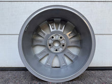 Load image into Gallery viewer, 1x Alufelge 17 Zoll 6.5" 5x112 49ET 2K7601025A VW Passat Golf I Rim Wheel FEL3301350531pk