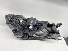 Laden Sie das Bild in den Galerie-Viewer, Frontscheinwerfer Skoda Enyaq 5LB941015 LED Links Scheinwerfer Headlight