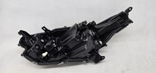 Load image into Gallery viewer, Frontscheinwerfer Toyota 4 Yaris SPP6353 Rechts Scheinwerfer Headlight