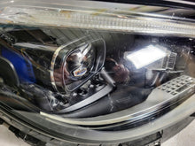 Laden Sie das Bild in den Galerie-Viewer, Frontscheinwerfer Mercedes-Benz W206 A2069065304 A2069065404 Ein Satz Headlight SCH3916153359jy