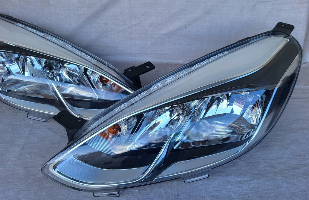 Frontscheinwerfer Ford Fiesta H1BB13W029AE Ein Satz Scheinwerfer Headlight