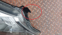 Load image into Gallery viewer, Frontscheinwerfer Toyota Yaris LED Rechts Scheinwerfer Headlight