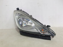Laden Sie das Bild in den Galerie-Viewer, Frontscheinwerfer Honda Jazz III FALSE Scheinwerfer Headlight SCH9606042526ji