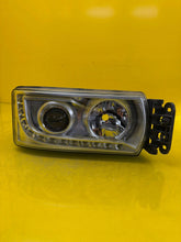 Load image into Gallery viewer, Frontscheinwerfer Iveco I Xenon Rechts Scheinwerfer Headlight SCH7797516380oj