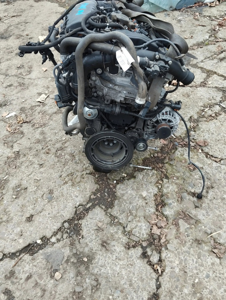 Motor Peugeot 2008 II 308 208 10XT17 HN02 1.2 THP Benzin Engine Unkomplett