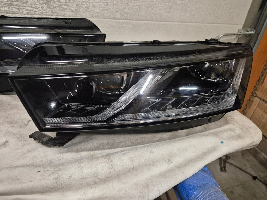 Frontscheinwerfer Skoda Octavia I 5E4941015B 5E4941016B Rechts Headlight SCH9760306009iq