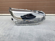 Laden Sie das Bild in den Galerie-Viewer, Frontscheinwerfer Toyota Yaris Cross LED Rechts Scheinwerfer Headlight SCH8865393757zx
