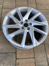 Laden Sie das Bild in den Galerie-Viewer, 1x Alufelge 17 Zoll 7.0&quot; 5x112 51ET Glanz 6F0601025 Seat Ibiza Rim Wheel