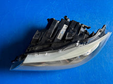 Laden Sie das Bild in den Galerie-Viewer, Frontscheinwerfer BMW E91 E90 6311-72402639 Xenon Links Scheinwerfer Headlight SCH2485711086lf