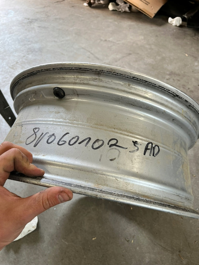 1x Alufelge 17 Zoll 6.5" 5x112 43ET Glanz Silber 8V0601025AD Audi Rim Wheel FEL2117481317ul
