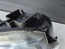 Load image into Gallery viewer, Frontscheinwerfer Honda Crv II 1EG238037-02 Ein Stück (Rechts oder Links)