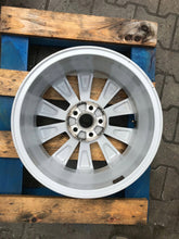 Laden Sie das Bild in den Galerie-Viewer, 1x Alufelge 16 Zoll 658601025K Skoda Scala Rim Wheel FEL8279807175yq
