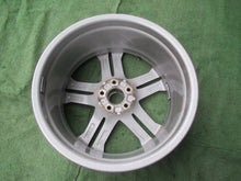 Laden Sie das Bild in den Galerie-Viewer, 1x Alufelge 18 Zoll 7.0" 5x112 43ET Glanz Silber 83A601025G Audi Q3 Rim Wheel FEL3651890685ij