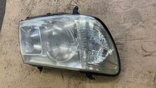 Laden Sie das Bild in den Galerie-Viewer, Frontscheinwerfer Toyota Land Cruiser 100 Links Scheinwerfer Headlight SCH4191127267mm