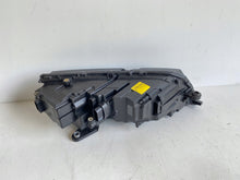 Laden Sie das Bild in den Galerie-Viewer, Frontscheinwerfer Skoda Octavia III 5E1941015D LED Links Scheinwerfer Headlight SCH2044523740on