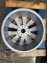 Laden Sie das Bild in den Galerie-Viewer, 1x Alufelge 17 Zoll 2GA601025B VW Golf Viii Rim Wheel FEL8717689239qu