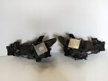 Laden Sie das Bild in den Galerie-Viewer, Frontscheinwerfer Mazda III Full LED Ein Stück (Rechts oder Links) Headlight