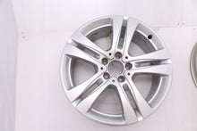 Laden Sie das Bild in den Galerie-Viewer, 1x Alufelge 18 Zoll 8.0" 5x112 41ET Glanz Silber A2224013400 Mercedes-Benz FEL8166964237rl