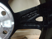 Laden Sie das Bild in den Galerie-Viewer, 1x Alufelge 17 Zoll 6.5&quot; 5x112 46ET Glanz Silber 5E3601025 Skoda Octavia 5e3