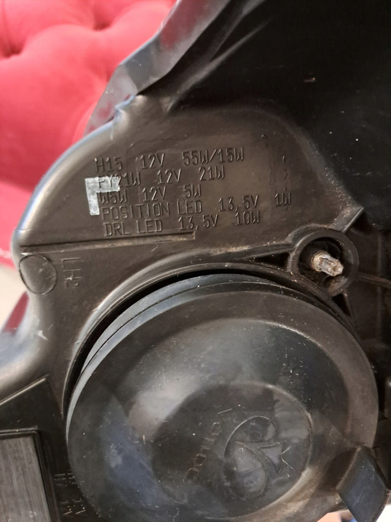 Frontscheinwerfer Ford Fiesta I Ein Stück (Rechts oder Links) Headlight SCH8716800766ud