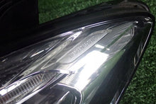 Laden Sie das Bild in den Galerie-Viewer, Frontscheinwerfer Mercedes-Benz Cla A1178206761 Links Scheinwerfer Headlight SCH2091829811op