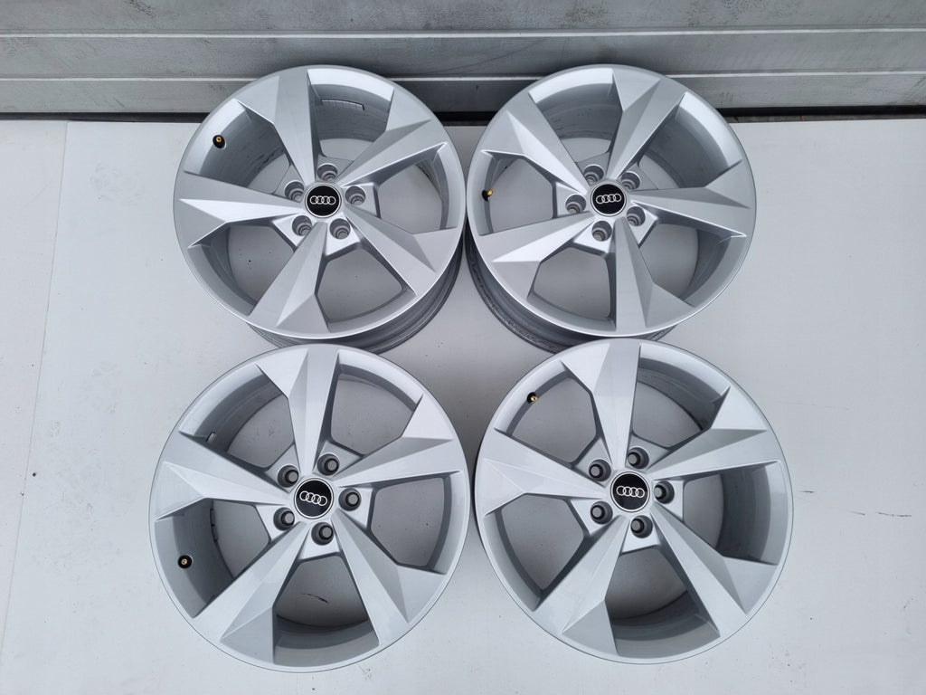 4x Alufelge 18 Zoll 8.0" 5x112 46ET Silber 8Y0601025J Audi B7 Octavia I Golf FEL5590780847uh