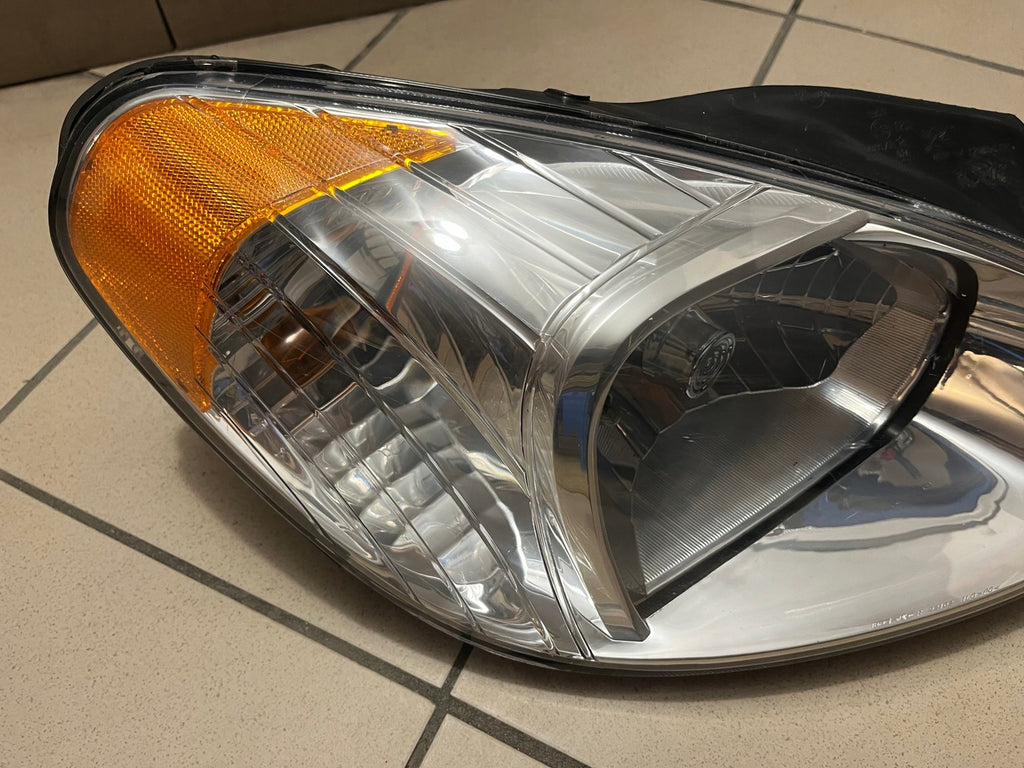 Frontscheinwerfer Hyundai Accent 92102-1E000 Rechts Scheinwerfer Headlight