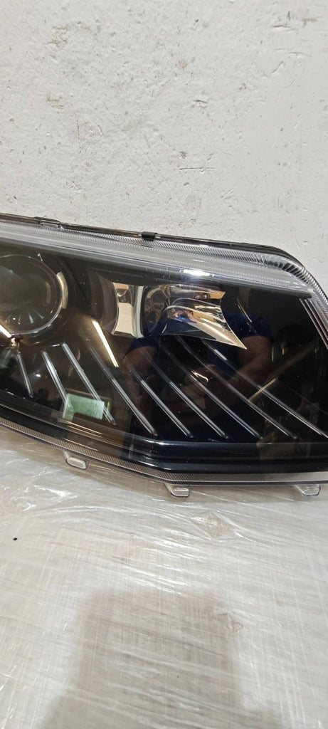 Frontscheinwerfer Skoda Octavia III 5E1941015B 5E1941016B Xenon Ein Satz SCH3371748747yj
