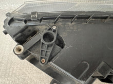 Laden Sie das Bild in den Galerie-Viewer, Frontscheinwerfer Skoda Octavia III 5E1941015B Links Scheinwerfer Headlight SCH3350452255zi