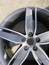 Laden Sie das Bild in den Galerie-Viewer, 1x Alufelge 19 Zoll 8.0&quot; 5x112 8V0601025AS Audi A3 Rim Wheel