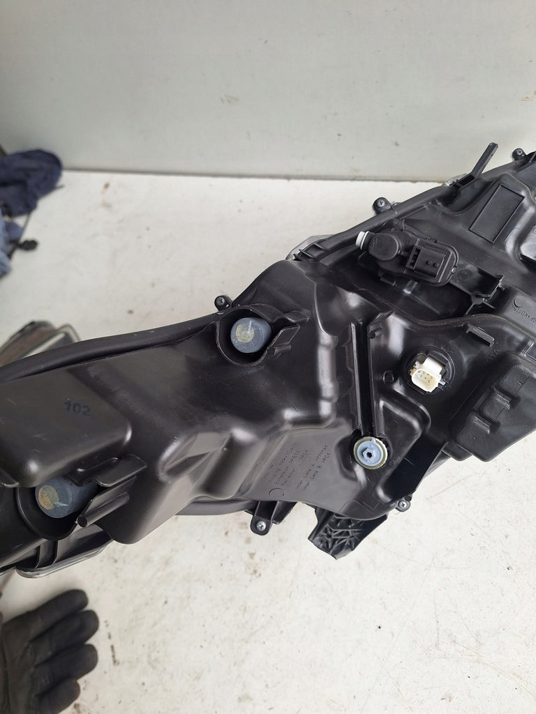 Frontscheinwerfer Toyota Yaris LED Links Scheinwerfer Headlight