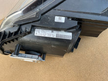 Laden Sie das Bild in den Galerie-Viewer, Frontscheinwerfer Mercedes-Benz Slk A1728202661 Xenon Rechts Headlight SCH3171749089gz
