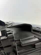Laden Sie das Bild in den Galerie-Viewer, Frontscheinwerfer Mitsubishi Outlander I ECM921-22E10 S18A2IF1239 Links SCH1487499589kx