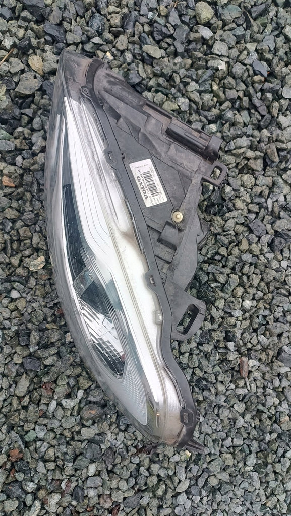 Frontscheinwerfer Volvo 31358109 Links Scheinwerfer Headlight SCH4688660591kc