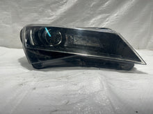 Laden Sie das Bild in den Galerie-Viewer, Frontscheinwerfer Skoda Superb III 3V1941016B Xenon Rechts Headlight