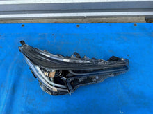 Laden Sie das Bild in den Galerie-Viewer, Frontscheinwerfer Toyota Corolla 81110-02S70 LED Rechts Scheinwerfer Headlight SCH3329685657yd