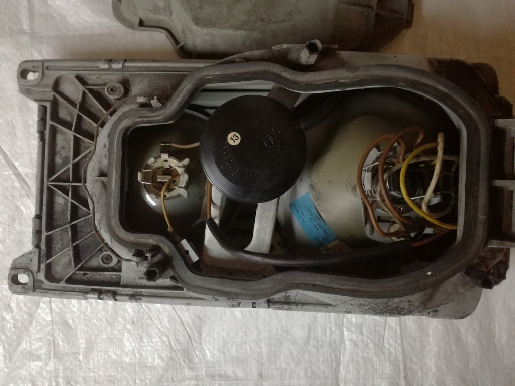 Frontscheinwerfer Mercedes-Benz W123 1238205261 1EJ003075041 Rechts Headlight SCH5843512632sl