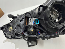 Laden Sie das Bild in den Galerie-Viewer, Frontscheinwerfer Mitsubishi Outlander II 8301C594 Xenon Rechts Headlight