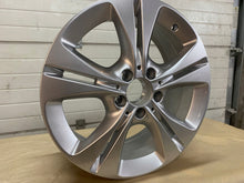Laden Sie das Bild in den Galerie-Viewer, 1x Alufelge 17 Zoll 7.0" 5x112 A2054014300 Mercedes-Benz A205 Rim Wheel FEL2242507714fe