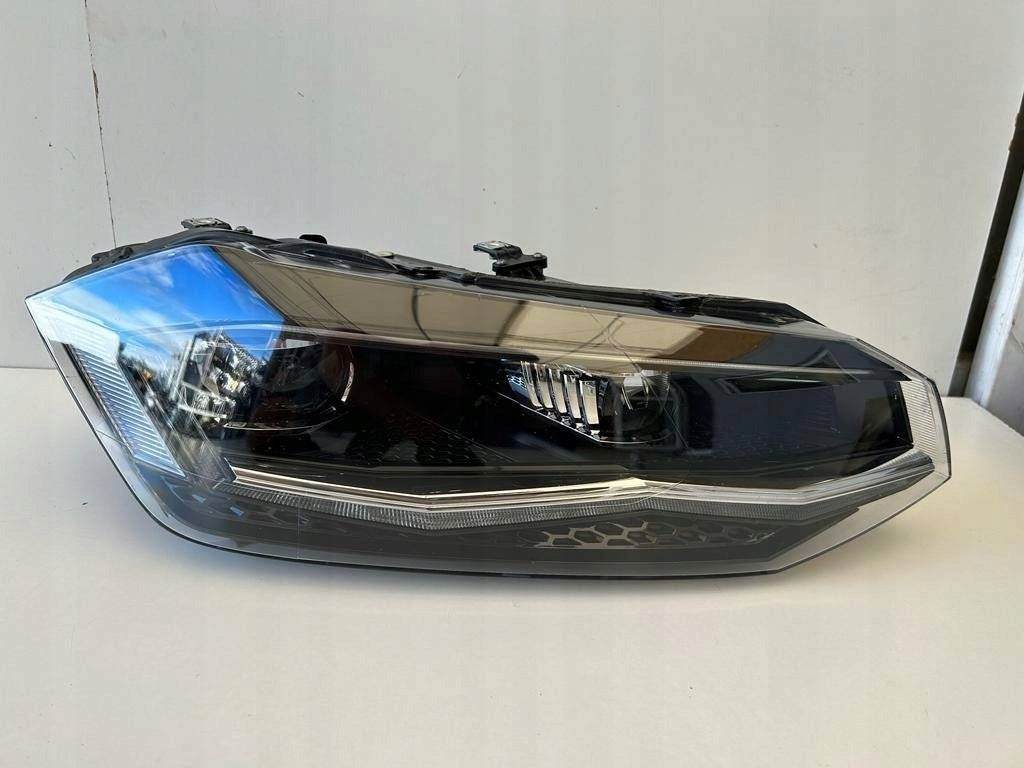 Frontscheinwerfer VW Polo 2G1941036B Rechts Scheinwerfer Headlight SCH4010980952mz