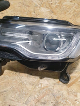 Laden Sie das Bild in den Galerie-Viewer, Frontscheinwerfer Jeep Grand Cherokee Wk2 68144709AF Links Headlight SCH2734240166eh