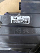 Laden Sie das Bild in den Galerie-Viewer, Frontscheinwerfer Opel Zafira Vivaro 9832836480 9832837680 Xenon Ein Satz SCH9510762489ne