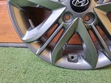 Load image into Gallery viewer, 1x Alufelge 17 Zoll 6.5" 5x114.3 51ET Glanz Graphit 52910-2Y650 Hyundai Ix35 FEL4215474821km