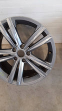Laden Sie das Bild in den Galerie-Viewer, 1x Alufelge 18 Zoll 3G8601025N VW Passat Arteon Rim Wheel FEL6182056503ab