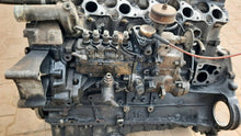 Laden Sie das Bild in den Galerie-Viewer, Motor Mercedes-Benz W124 6020705501 2.5 113PS 1997 Diesel Engine Unkomplett MOT4640436115he