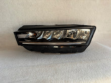 Laden Sie das Bild in den Galerie-Viewer, Frontscheinwerfer Skoda Octavia IV 5E4941015 Full LED Links Headlight SCH7684274937bx