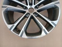 Laden Sie das Bild in den Galerie-Viewer, 1x Alufelge 20 Zoll 9.0" 5x112 28ET Glanz 4M0601025EA Audi Q7 Rim Wheel FEL3804009498mv