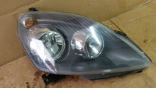 Laden Sie das Bild in den Galerie-Viewer, Frontscheinwerfer Opel Zafira B A 13252473RH Rechts Scheinwerfer Headlight