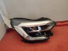 Laden Sie das Bild in den Galerie-Viewer, Frontscheinwerfer Renault Captur II 260104095R 013930-02 Full LED Rechts