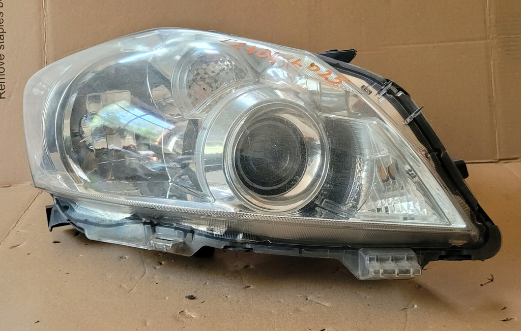Frontscheinwerfer Toyota Auris 81110-02A40 Rechts Scheinwerfer Headlight